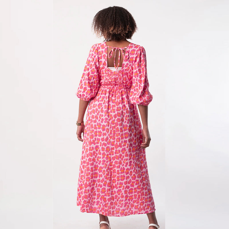 Vestido de mujer estampado con cuello en V