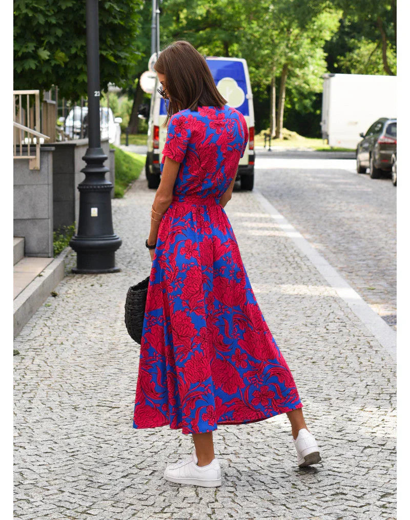 Julia: elegante vestido con escote en pico y corte moldeador