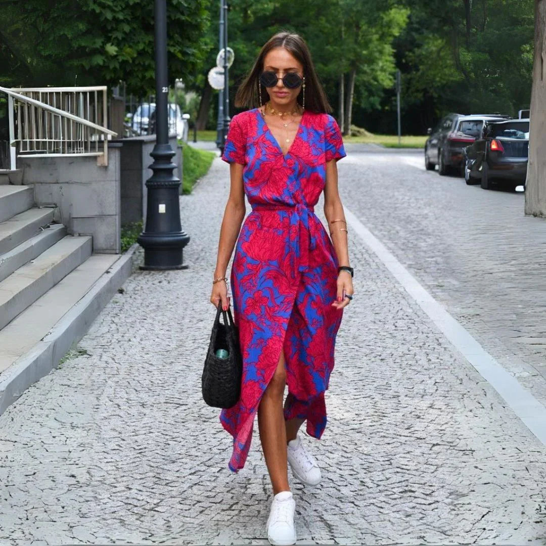 Julia: elegante vestido con escote en pico y corte moldeador