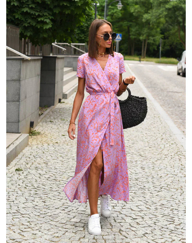Julia: elegante vestido con escote en pico y corte moldeador